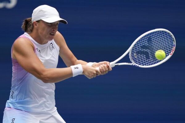 Iga Swiatek domina a Ena Shibahara para avanzar a la tercera ronda del US Open 🎾 Iga_Swiatek_domina_a_Ena_Shibahara_para_avanzar_a_la_tercera_ronda_del_US_Open__
