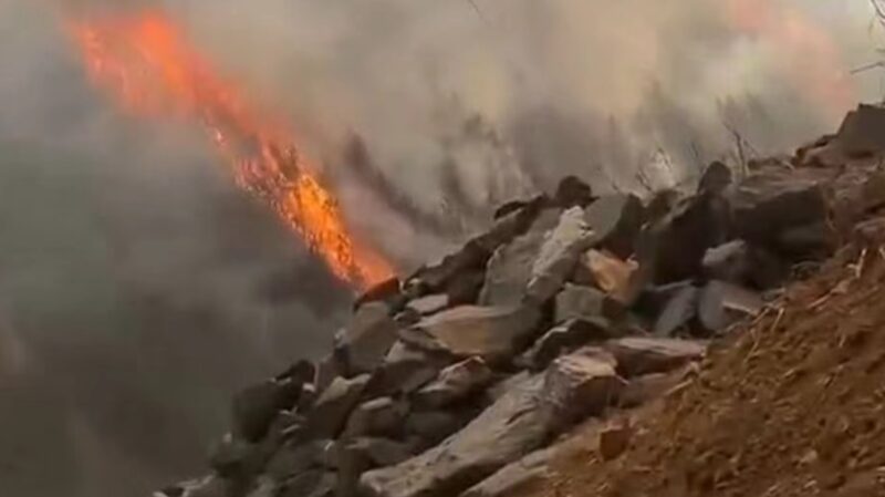 __Incendio_forestal_arrasa_en_Ganzi__China__Ma_s_de_700_bomberos_en_accio_n