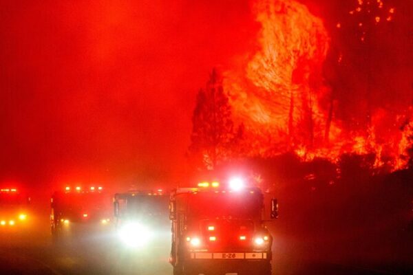 Incendio forestal en California se duplica en 24 horas, se convierte en el más grande de EE. UU. Incendio_forestal_en_California_se_duplica_en_24_horas__se_convierte_en_el_ma_s_grande_de_EE__UU_