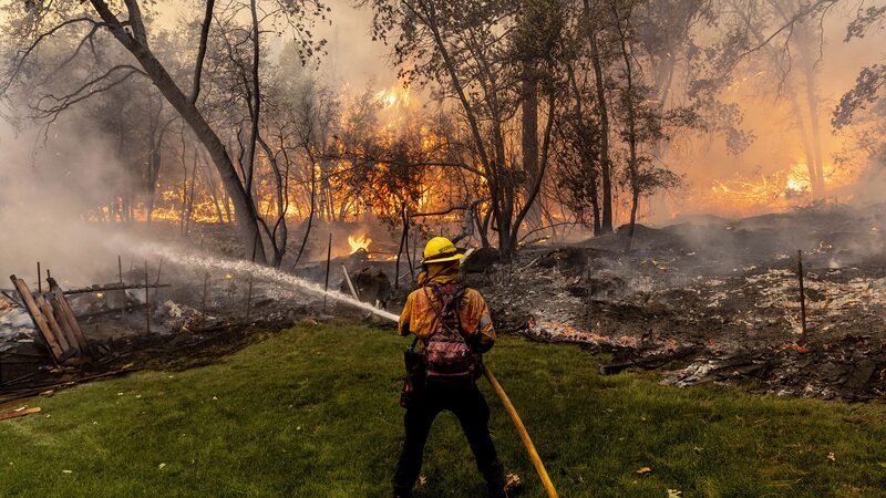 __Incendios_forestales_arrasan_el_oeste_de_EE_UU___California_combate_el_enorme_incendio_Park
