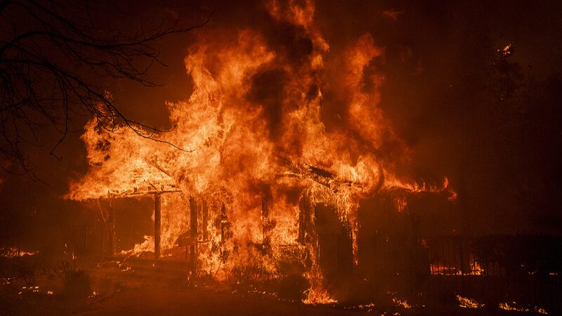 Incendios_forestales_en_California_siguen_arrasando__Evacuaciones_masivas_en_Los_A_ngeles__