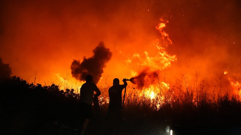 __Incendios_forestales_en_Turqui_a_occidental_obligan_a_evacuaciones_en_Izmir