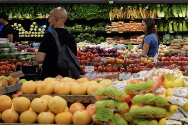 Inflación en EE.UU. alcanza su nivel más bajo desde 2021 📉 Inflacio_n_en_EE_UU__alcanza_su_nivel_ma_s_bajo_desde_2021__