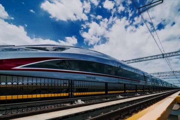 Ingeniera Liang Jianying: Haciendo la vida agradable con trenes de alta velocidad 🚄 Ingeniera_Liang_Jianying__Haciendo_la_vida_agradable_con_trenes_de_alta_velocidad__ video poster