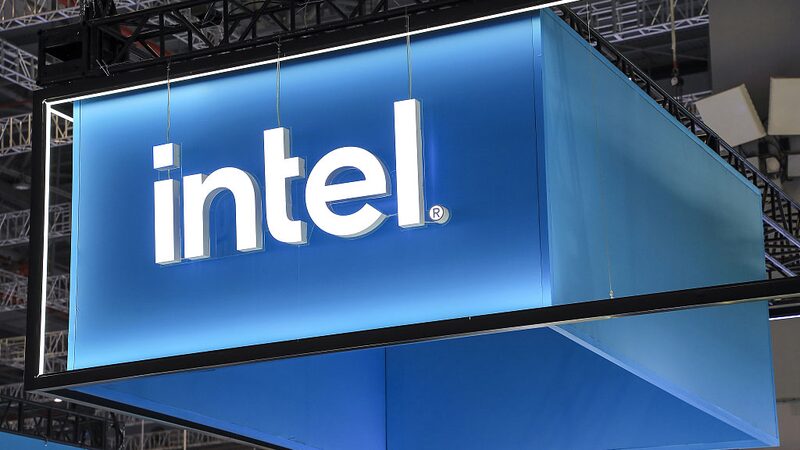 Intel_lanzara__chips_de_IA_ma_s_de_biles_en_China_para_cumplir_con_las_sanciones_de_EE__UU_