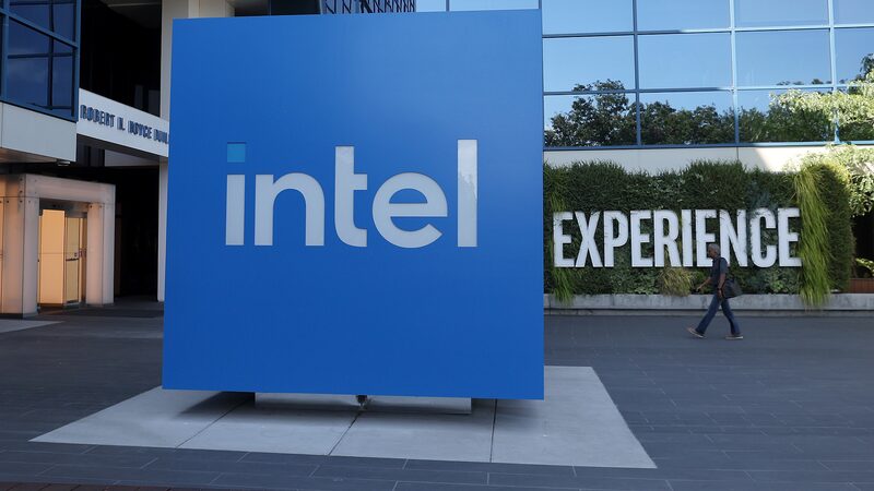 Intel_recortara__el_15__de_su_fuerza_laboral_y_suspendera__dividendos_en_medio_de_una_gran_reorganizacio_n