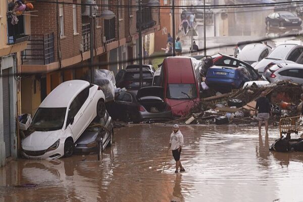 Inundaciones mortales en Valencia: 62 vidas perdidas en medio de lluvias torrenciales Inundaciones_mortales_en_Valencia__62_vidas_perdidas_en_medio_de_lluvias_torrenciales