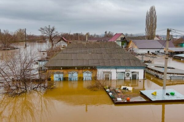 Inundaciones récord en los Urales de Rusia obligan a miles a huir 🏃♀️🌊 Inundaciones_re_cord_en_los_Urales_de_Rusia_obligan_a_miles_a_huir______