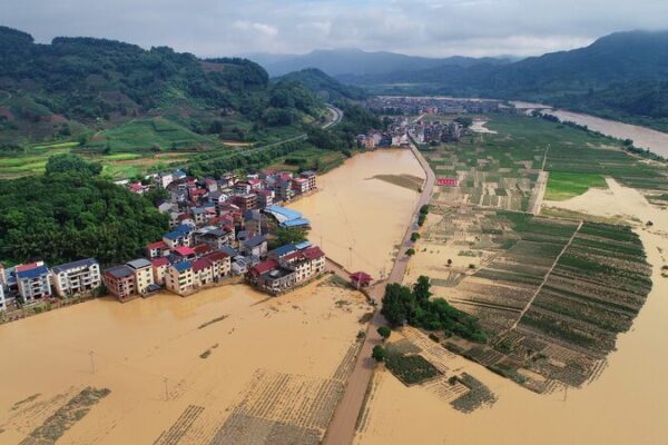Inundaciones_severas_en_el_sureste_de_China_obligan_a_36_000_a_evacuar__