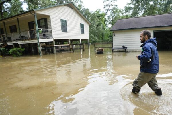 Inundaciones_tra_gicas_en_Texas__nin_o_perdido_en_medio_de_severas_tormentas___