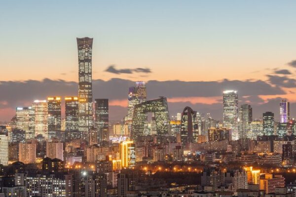 Inversores_Extranjeros_Entusiasmados_con_el_Futuro_de_China__La_Confianza_se_Dispara_en_el_Primer_Trimestre