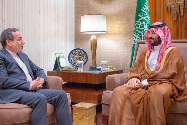 Irán y Arabia Saudita Fortalecen Lazos para la Estabilidad Regional 🌟🤝 Ira_n_y_Arabia_Saudita_Fortalecen_Lazos_para_la_Estabilidad_Regional___