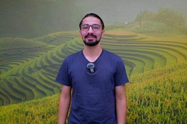 Irán y China: Jóvenes desean una amistad más fuerte en 2025 Ira_n_y_China__Jo_venes_desean_una_amistad_ma_s_fuerte_en_2025 video poster