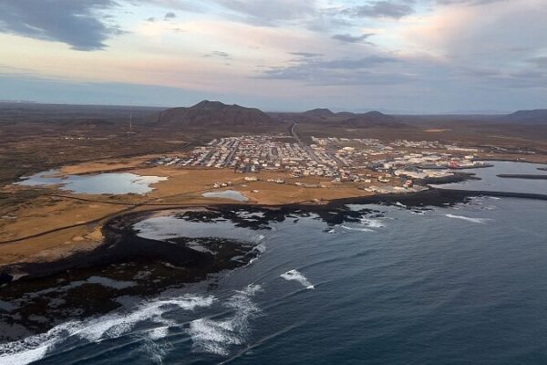 __Islandia_se_prepara_para_una_posible_erupcio_n_volca_nica_despue_s_de_semanas_de_terremotos video poster