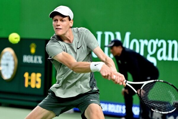 _Jannik_Sinner_vence_a_Machac_y_se_prepara_para_una_e_pica_final_en_Shangha_i_contra_Djokovic____