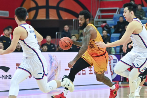 Jiangsu_Dragons_Encienden_una_Remontada__Rompen_la_Racha_de_Seis_Derrotas_con_Victoria_sobre_Tianjin_Pioneers