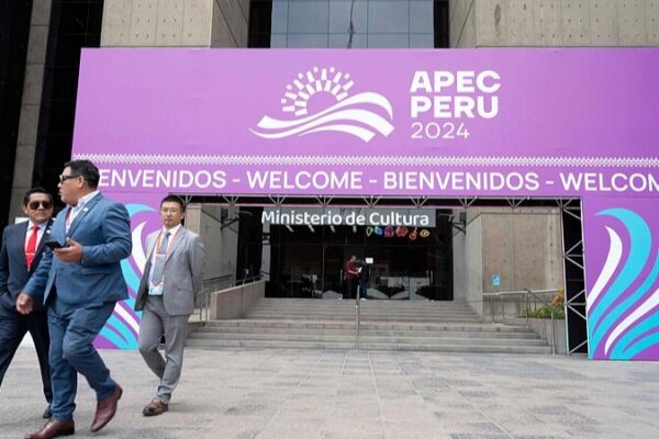 Jo_venes_de_APEC_se_unen_por_un_futuro_ma_s_verde_y_comercio_abierto___