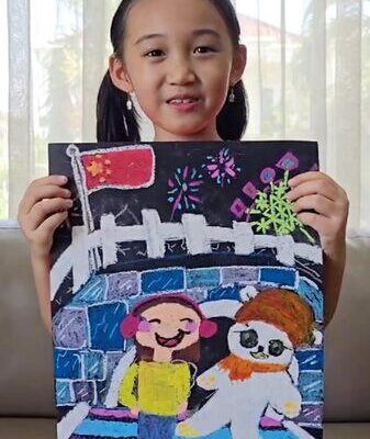 Joven artista indonesia captura el país de las maravillas invernales de China con crayones 🎨❄️ Joven_artista_indonesia_captura_el_pai_s_de_las_maravillas_invernales_de_China_con_crayones____ video poster