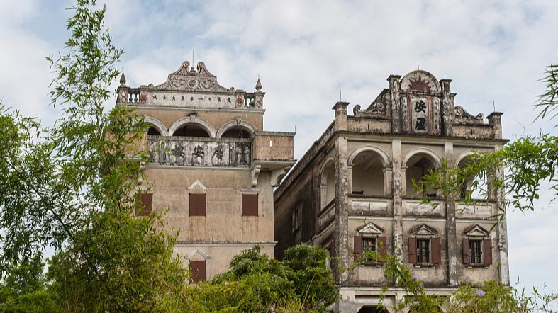 Kaiping_Diaolou__La_Fusio_n_U_nica_de_Culturas_en_Torres_Antiguas_Chinas__