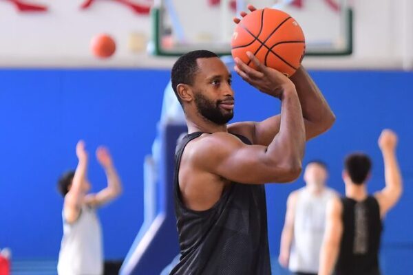 Kyle Fogg comparte sus triunfos y metas en la CBA 🏀 Kyle_Fogg_comparte_sus_triunfos_y_metas_en_la_CBA__ video poster