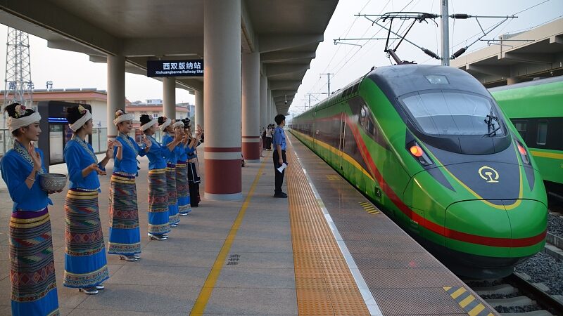 _La_China_Laos_Railway_lanza_nuevos_trenes__tu_pro_xima_aventura_te_espera____