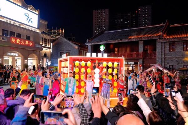 La_Ciudad_Antigua_de_Yongzhou_en_Nanning_da_vida_al_An_o_Nuevo__ video poster