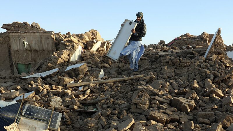 La_Cruz_Roja_de_China_envi_a_ayuda_de_emergencia_a_Afganista_n_tras_devastadores_terremotos