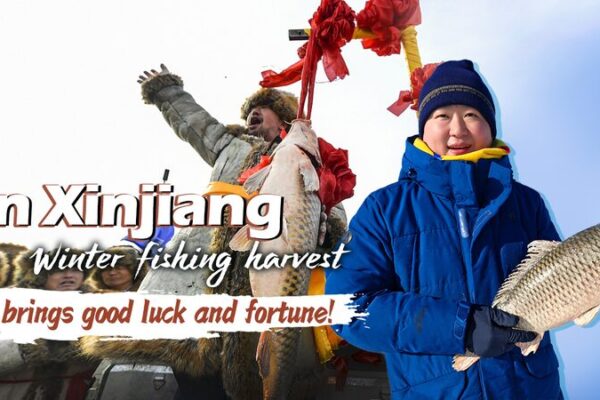 La Fiesta de Pesca Invernal en Xinjiang: ¡Buena suerte y diversión en el hielo! La_Fiesta_de_Pesca_Invernal_en_Xinjiang___Buena_suerte_y_diversio_n_en_el_hielo_ video poster