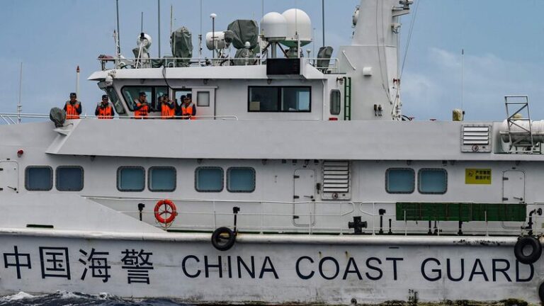 La Guardia Costera de China refuerza patrullas cerca de Huangyan Dao en medio de crecientes tensiones 🌊🚤 La_Guardia_Costera_de_China_refuerza_patrullas_cerca_de_Huangyan_Dao_en_medio_de_crecientes_tensiones___