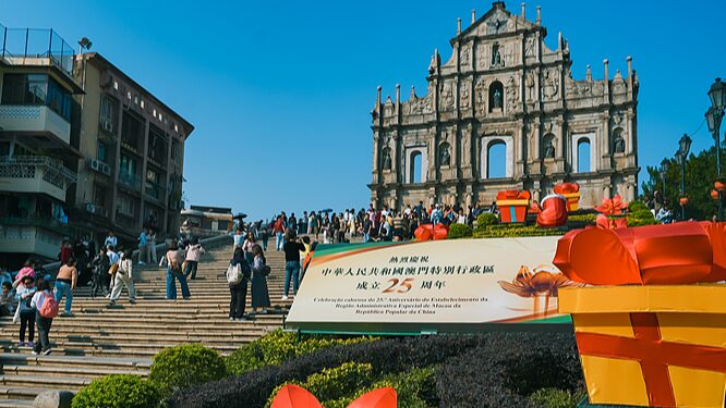 La_Guarnicio_n_del_EPL_celebra_25_an_os_de_compromiso_con_la_prosperidad_de_Macao__