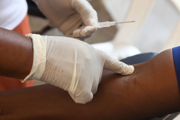 La_OMS_Insta_a_los_Jo_venes_Africanos_a_Incrementar_las_Donaciones_de_Sangre__