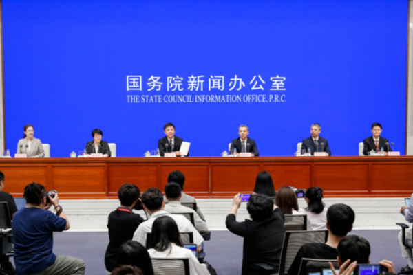 La Revolución Digital de China: 30 Años de Progreso en Internet 🌐 La_Revolucio_n_Digital_de_China__30_An_os_de_Progreso_en_Internet__
