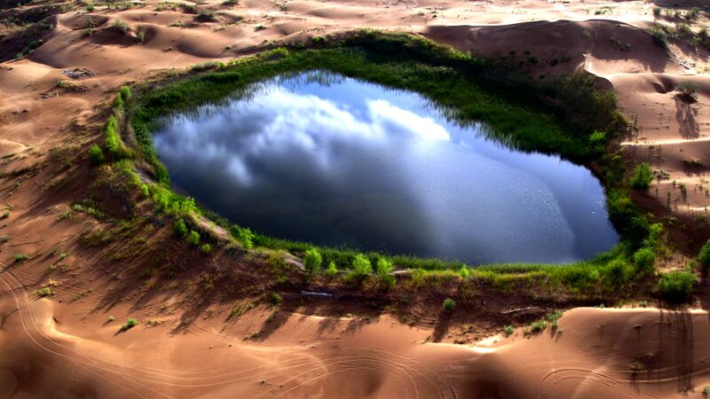 La_Revolucio_n_Verde_de_Shapotou__Convirtiendo_el_Desierto_en_un_Oasis video poster