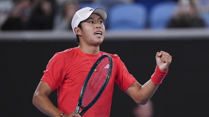 _La_Sensacio_n_Adolescente_Learner_Tien_Sorprende_a_Medvedev_en_E_pica_Derrota_del_Abierto_de_Australia____