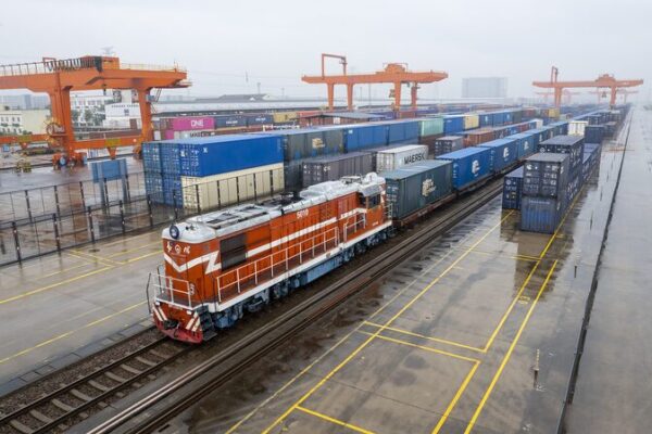 La_cooperacio_n_entre_China_y_Hungri_a_esta__dando_frutos_abundantes______