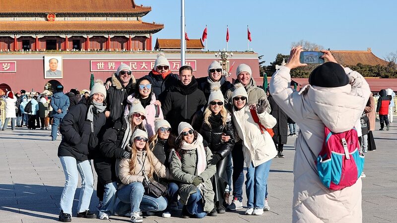 La_cultura_tradicional_china_atrae_a_ma_s_visitantes_internacionales_durante_el_Festival_de_Primavera video poster