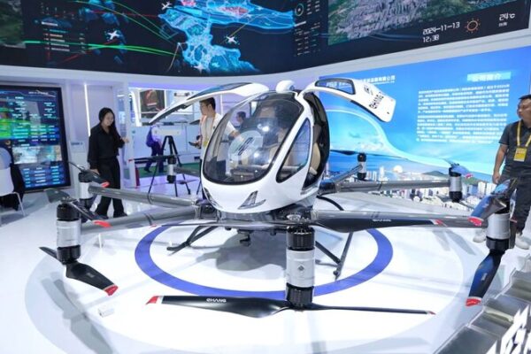 La economía de baja altitud despega en el Airshow China con demostraciones de eVTOL La_economi_a_de_baja_altitud_despega_en_el_Airshow_China_con_demostraciones_de_eVTOL video poster
