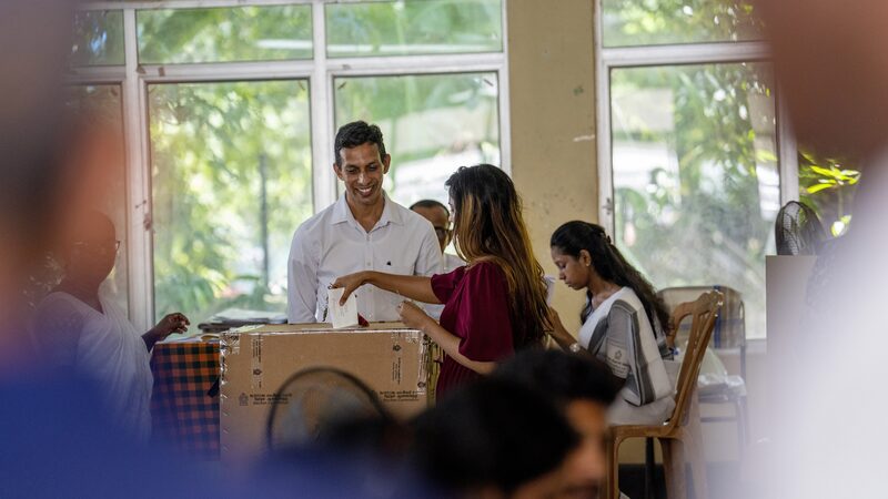 _La_eleccio_n_presidencial_de_Sri_Lanka_pasa_a_segunda_vuelta__una_primera_histo_rica______
