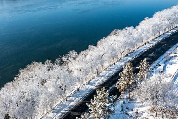 La escarcha suave convierte a la ciudad de Jilin en un paraíso invernal La_escarcha_suave_convierte_a_la_ciudad_de_Jilin_en_un_parai_so_invernal