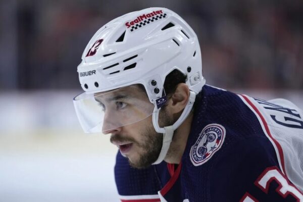 La estrella de la NHL Johnny Gaudreau y su hermano fallecen trágicamente en accidente automovilístico La_estrella_de_la_NHL_Johnny_Gaudreau_y_su_hermano_fallecen_tra_gicamente_en_accidente_automovili_stico