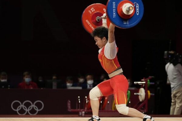La estrella del levantamiento de pesas Hou Zhihui apunta nuevamente al oro en París 2024 🇫🇷🏋️♀️ La_estrella_del_levantamiento_de_pesas_Hou_Zhihui_apunta_nuevamente_al_oro_en_Pari_s_2024________ video poster
