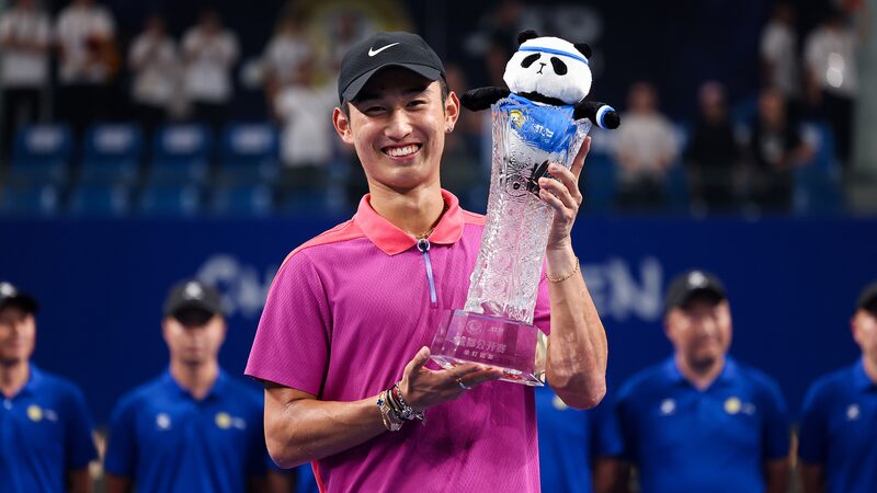 La_estrella_emergente_de_China__Shang_Juncheng__gana_su_primer_ti_tulo_ATP_en_el_Chengdu_Open___