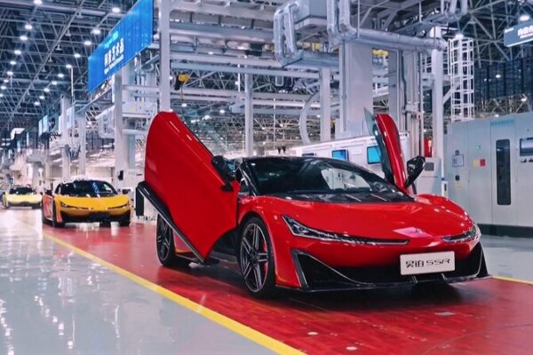 La fabricación en China se desacelera en mayo, pero los servicios siguen brillando ✨ La_fabricacio_n_en_China_se_desacelera_en_mayo__pero_los_servicios_siguen_brillando__