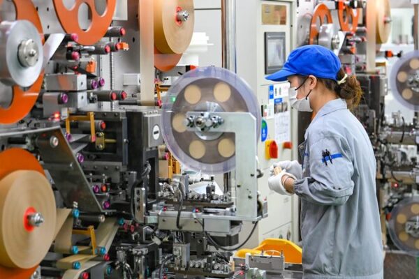 La fabricación global se contrae por 5° mes: ¿Qué está pasando? 🌍📉 La_fabricacio_n_global_se_contrae_por_5__mes___Que__esta__pasando____