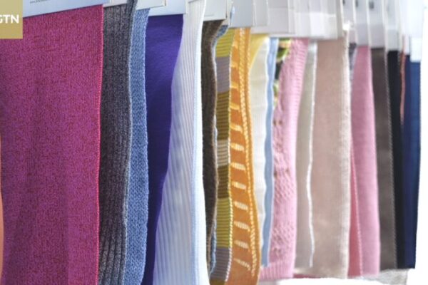 La feria textil más grande del mundo abre en Shanghái con un récord de 4,000 expositores La_feria_textil_ma_s_grande_del_mundo_abre_en_Shangha_i_con_un_re_cord_de_4_000_expositores video poster