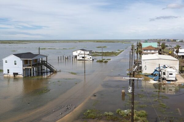 La_furia_de_Beryl__tormenta_mortal_azota_Texas__millones_sin_electricidad