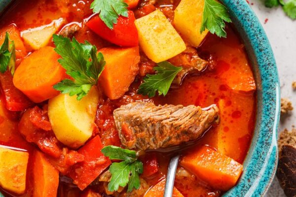 La increíble similitud entre las cocinas china y húngara que no esperabas! 🍽️ La_increi_ble_similitud_entre_las_cocinas_china_y_hu_ngara_que_no_esperabas____