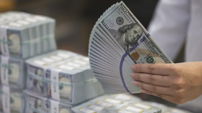 La_inflacio_n_en_EE_UU__se_mantiene_alta_mientras_la_economi_a_prospera___Que__esta__pasando_