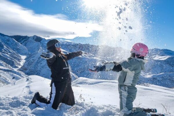 La_juventud_de_China_se_lanza_a_aventuras_al_aire_libre__abrazando_la_naturaleza_y_nuevas_amistades______
