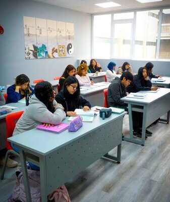La_juventud_peruana_se_sumerge_en_el_aprendizaje_del_chino__14_000_estudiantes_adoptan_el_mandari_n____ video poster
